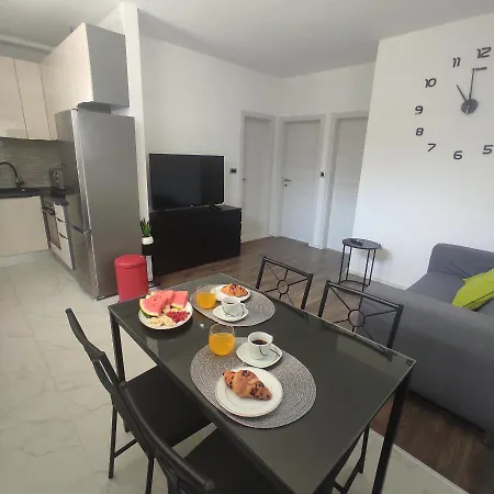 Apartment Gogo, Free Parking, Self Check-In Split Exterior photo